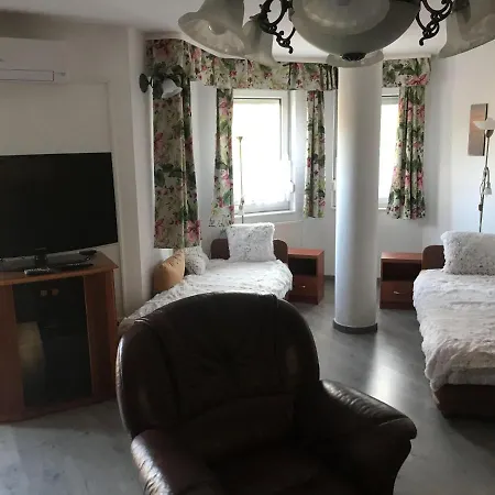 City Center Apartment *