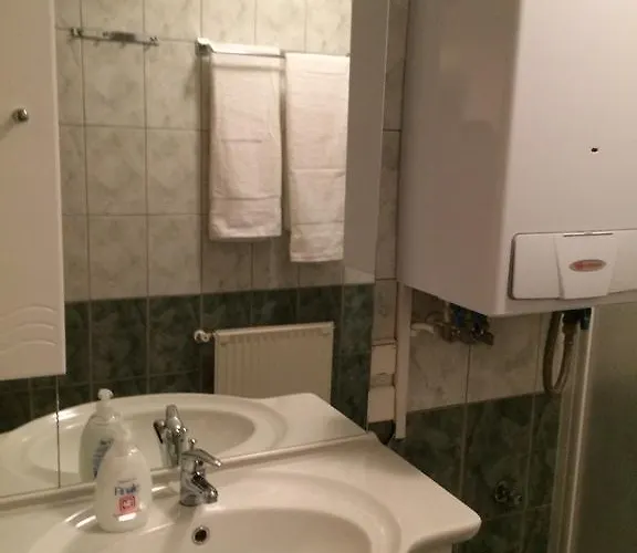 City Center Apartment *
